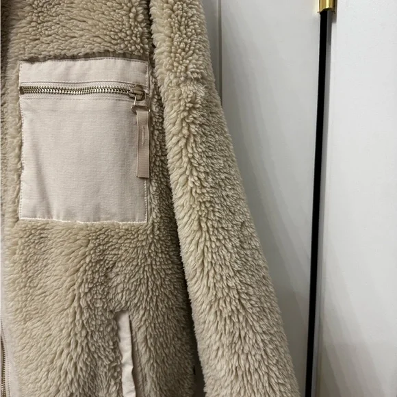 Varley Cream Teddy Jacket - Picture 5 of 6